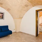 Convivo Palazzo Galateo アパート *