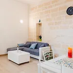 Convivo Palazzo Galateo Διαμέρισμα *